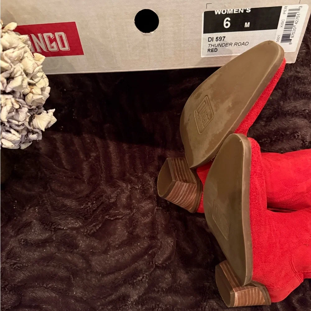 Dingo Thunder Road Vibrant Red Heeled Suede Boots Sz 6 - Picture 3 of 4